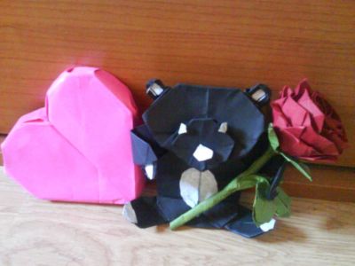 cadre !
une mini rose de naomiki , une boite en coeur  et un "fluffy"
