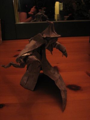 Wizard Kamyia Satoshi
Papier de soie métallisé ( sur origami shop ) 35 cm
