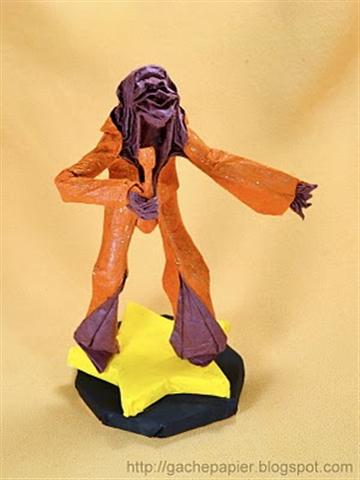 Chanteur de disco de Gâchepapier
