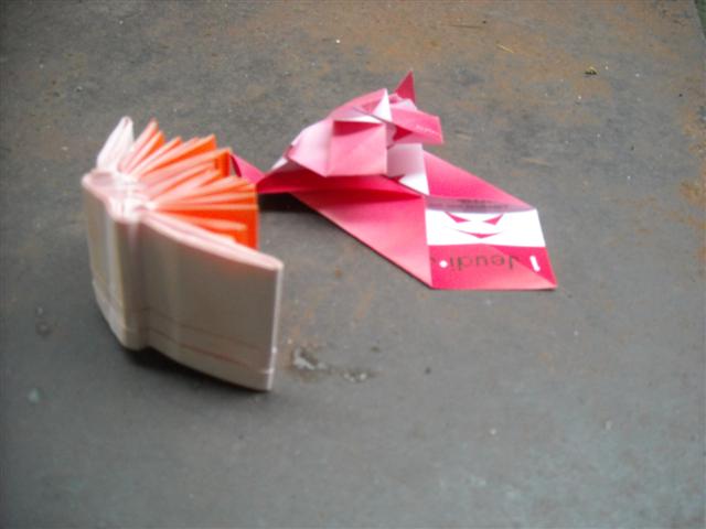 Bulldog Bookmark de Christine Edison et Livre de Brian Chan (juin 2011) 2

