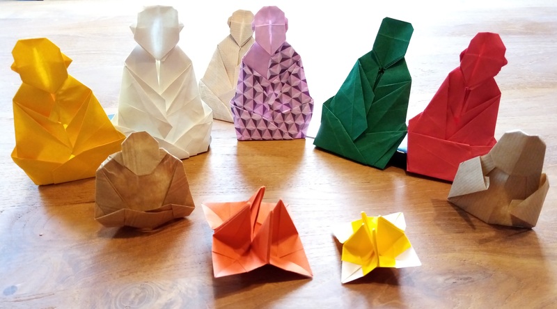 Zazen ou Sit-in - 2 juin 21
- Moine bouddhiste - Pierre-Yves Gallard
- Flor magnolia - Michela Triggiani (QM 129)
+ 2 visiteurs : "Seated Buddha" de Hanneke van der Kruit (Buddhist Origami) de Nick Robinson, et celui de Stéphane Gigandet, alias Origami +
