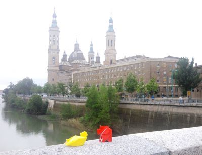 Zaragoza Puente de Santiago
De passage à Z...
Canard Yoshio Tsuda, élephant Fumiaki Kawahata
