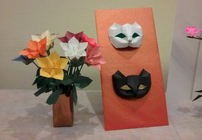 Expo Viviane Berty
Têtes de chats et bouquet fleuri
