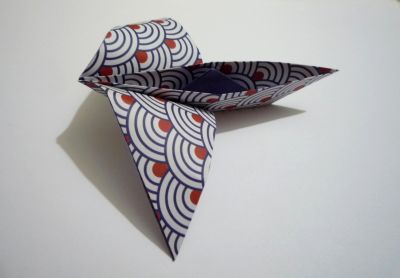 Bateau entre deux vagues-Pour Stellio - Pascal Bautrait
Une variation sur le bateau traditionnel assez ingénieuse.
