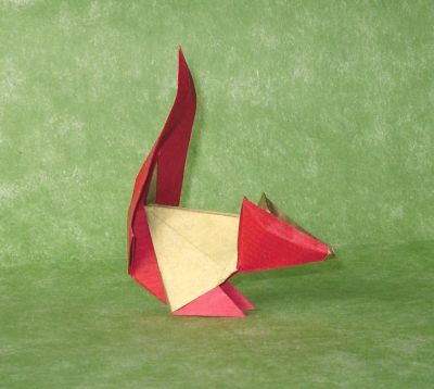 Ecureuil_Eless
-Renard?, Moufette?
-non, Ecureuil
-Il est trop mignon!!!
Mots-clés: Ecureuil, Eless, OriSamy, origami, pliage