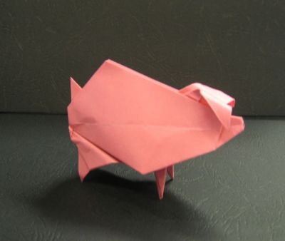 cochon gonflable
crée par Roman Diaz dans son nouveau livre
carré de 20cm de papier copie
1er essai

