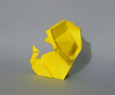 lion de guspath go 2
créé par guspath go
plié dans un carré de papier de 15cm
pliage tres sympa et épuré 
