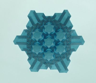 star puff tess rétro-éclairé
créé par ralf konrad dans le livre de eric gjerde
hexagone de 20cm de papier chemise
