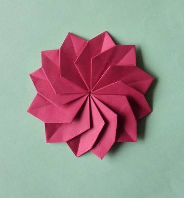 hajime komiya dahlia
plié dans un carré de 20cm

