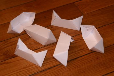 Casse tête modulaire - version éclatée
Réalisé avec 6 feuilles A5
Papier d'imprimerie, 100 g/m²
