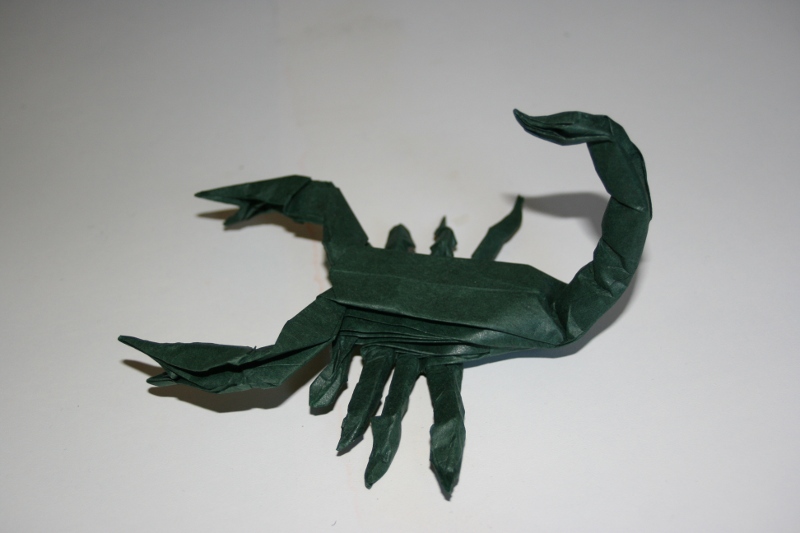 Robert Lang - Scorpion3
Premier essai de Scorpion

40x40 tissue foil 
Mots-clés: Scorpion