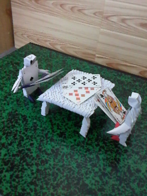 ALICE AU PAYS DES JEUX
