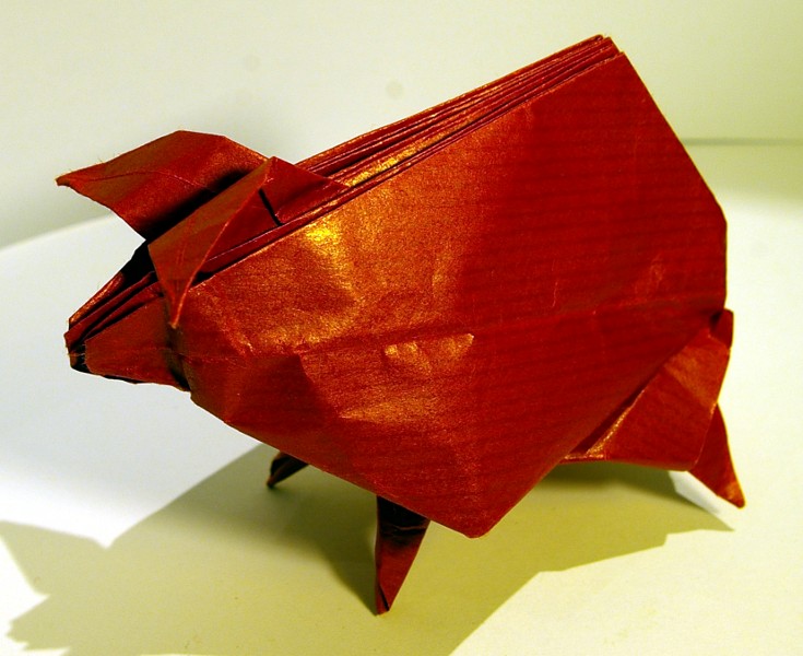 Cerdito inflatable - Inflatable piggy - Cochon gonflable
Papier kraft de couleur.
