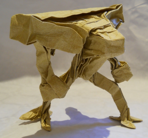 Mad Cat by Wolf
Plié dans un carré de 35x35 cm de papier éléphant.
