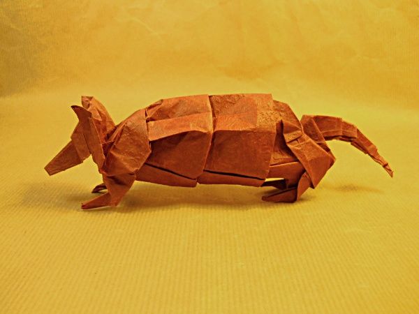 armadillo design by Joseph Wu
Papier traité au MC, carré de 30 cm
