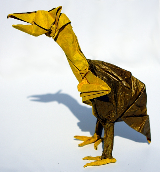 Phororhacos design Pavel Nikulshin
Plié dans une feuille soie bronze + papier vietnam collé au MC, carré de 30 cm de côté.
Diagramme sur le forum anglais

http://snkhan.co.uk/forum/viewtopic.php?f=4&t=6622&start=105

Première tentative de ce modèle que je pense remodeler
Mots-clés: origami Pavel Nikulshin