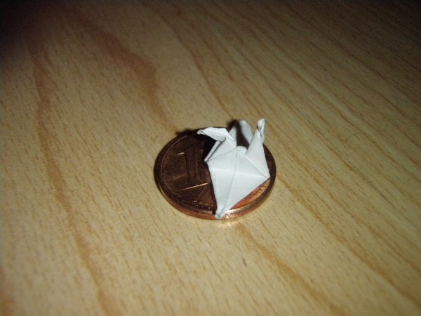 Macro grue!
mon premier minipliage, une grue dont l'amplitude est a peu pres celle d'une piece de 1 centime
Mots-clés: mini pliage grue