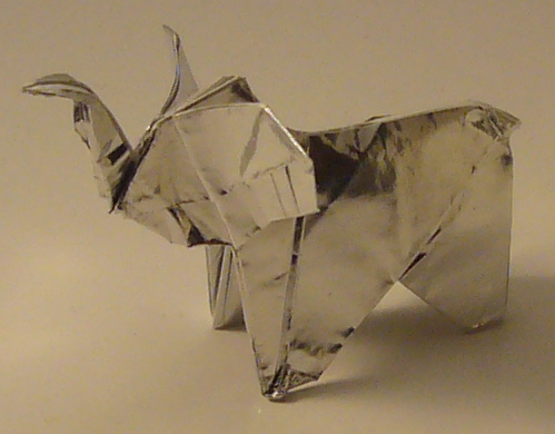 Elephant
Papier : papier origami métalisé 15x15 55g
