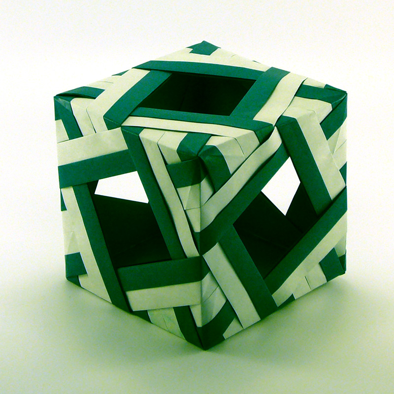 Decoration box
Décoration box de Lewis SIMON
Papier : Papier origami 15x15 55g
12 modules
