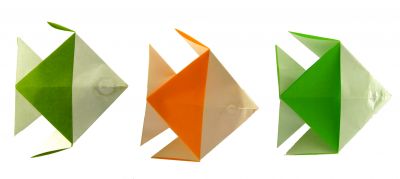 Poisson de Sipho Mabona
Papier origami de 15x15 en 55g
L'ordre de pliage est de droite à gauche.
L'oeil s'améliore un peu
