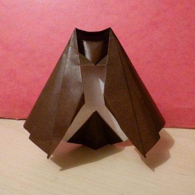 Chauve-souris minimaliste
Papier origami standard 15x15cm
Création 4, mai 2011
