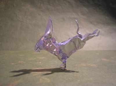 un âne en pleine ruade (Renée Mollo, 2007)
j'ai utilisé un carré 15x15cm de papier métalisé spécial origami couleur argent et blanc
j'adore ce modèle aussi, j'aime beaucoup l'idée de la ruade ^^

