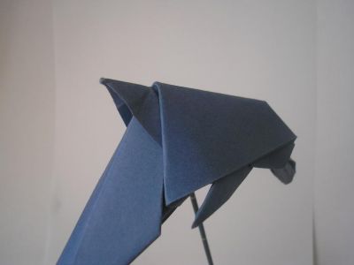 un dauphin (Dave Brill, 2008), vue de dessus
j'ai utilisé un joli papier bleu, un peu épais, de taille A4
un modèle très agréable et intéressant à plier !
