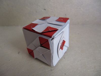 Dice by Tanaka Masashi
