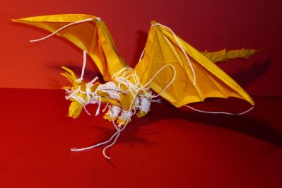 Ancien dragon ficellé
