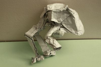 Mad Cat 1 - Eileen Tan
Plié à partir du CP.
Carré de papier métallisé 35 cm
