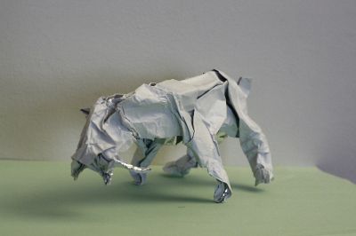 Smilodon - Satoshi Kamiya
Carré de papier métallisé 35 x 35
