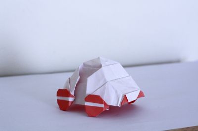 Car - Charles Esseltine
Carré de papier origami 15x15

