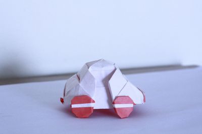 Car - Charles Esseltine
Carré de papier origami 15x15

