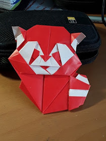 panda roux de Yoko Isono plié par F. Ziegler
