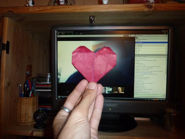 coeur  de Aurèle 
plié lors d'une rencontre vidéo
