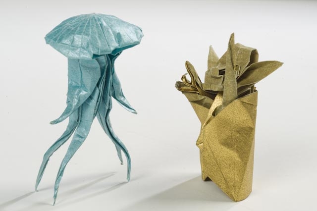 "invasion"
méduse de Manuel Sirgo papier soie 15x15 métallisé Origamishop
Yoda de Fumiaki Kawahata papier soie métallisé 15x15 Origamishop
Mots-clés: méduse yoda sirgo kawahata soie métallisé origamishop
