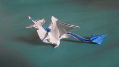 Fiery dragon - Kade Chan
Papier kami 15cm
