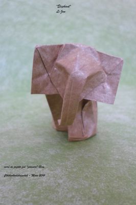 elephant
modèle de Li Jun
papier foil 15x15
