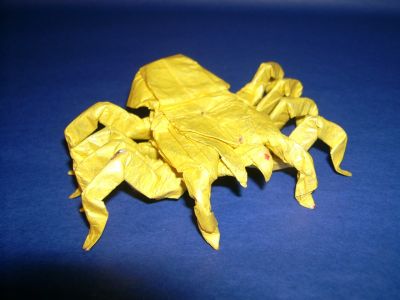 Tarentula de Robert J. Lang
Papier sandich rouge/alu/jaune.
