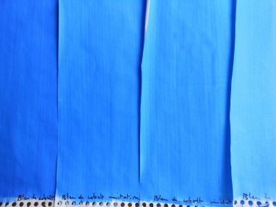 Plusieurs dilutions du bleu de cobalt" imitation"
