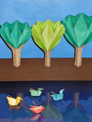 Canal du midi, arbres et canards, 2015
Les arbres sont faits à partir d'un éventail, les canards à partir d'une base du poisson (papier : quelques ultimes carrés d'Oristar !)
