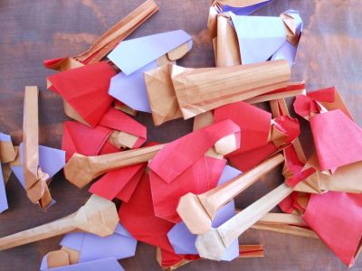 Plusieurs essais pour trouver les bons plis d'un modèle simple
