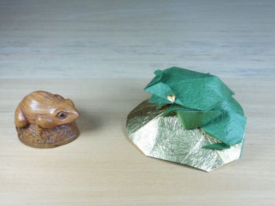 Crapaud origami et crapaud netsuke

