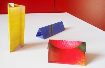 Pochette surprise II. Couleurs primaires.
