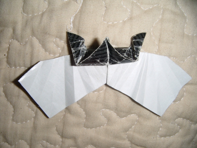 Chauve-Souris de Frédérique Balint
Diagramme sur le site origamania.
