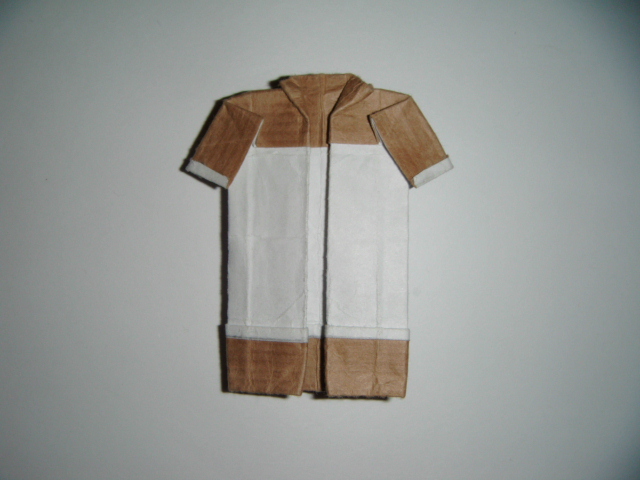 Une Chemise
Une chemise diagramme dans le livre "30 idées déco en origami" page 58 de Gérard Ty Sovann.
