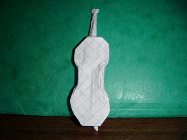 Un Violoncelle de Joel Stern
Diagramme de Joel Stern réalisé dans un carré de 10x10cm de papier petit carreaux.
