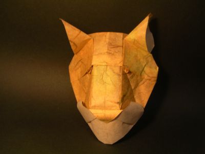 Cougar Head
De Roman DIAZ. Carré double soie (Unryu + 18g/m2) 15 cm. Pliée en août 2011.
