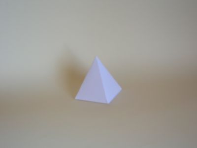 Pyramide de Roman Diaz
papier imprimante
