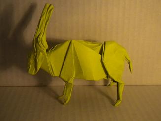 Oryx de Lionel Albertino
Dans un carré de 15X15cm. Premier essai; les cornes sont pleines d'épaisseur ! Grâce au très bon livre "Safari origami".
Mots-clés: Oryx Lionel Albertino Safari Origami